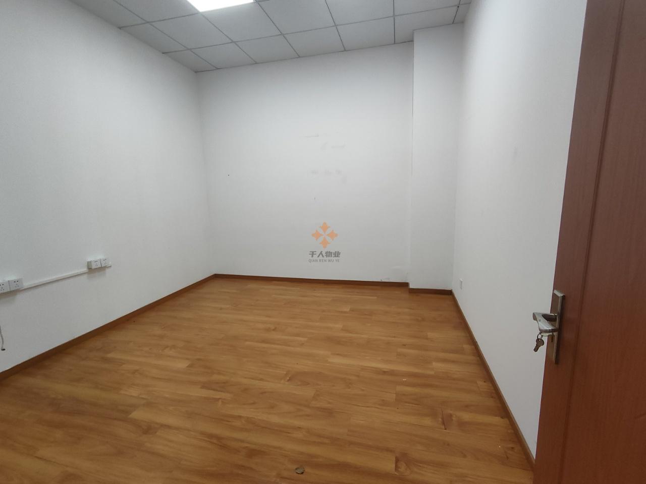 浦東 愛情谷文創園 150平米 簡裝