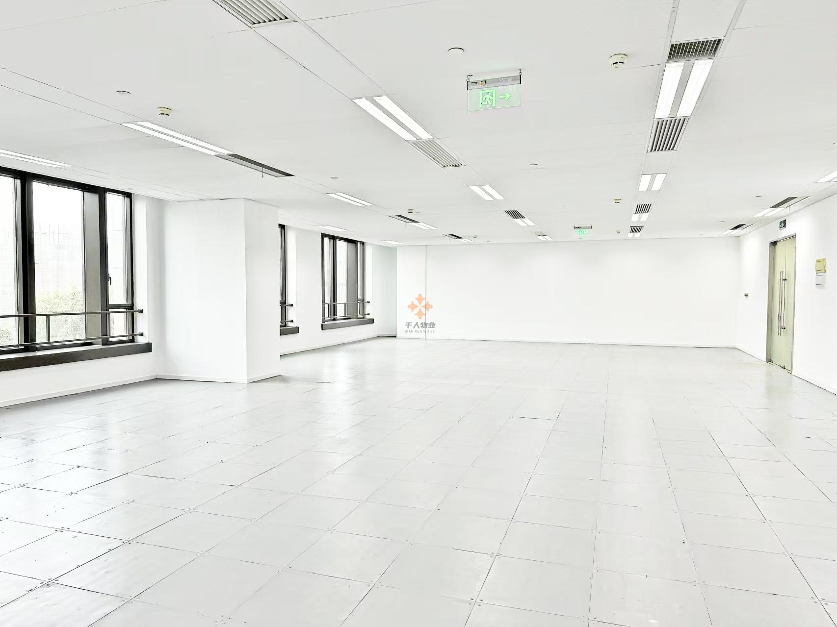 浦東 長(zhǎng)泰廣場(chǎng) 280平米 簡(jiǎn)裝