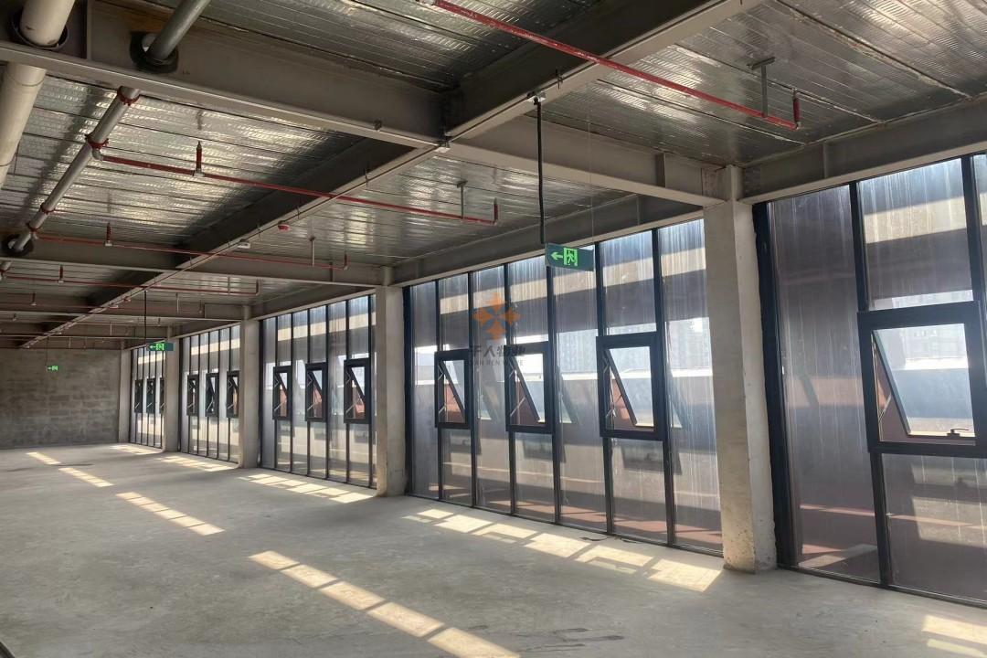 寶山 1876新視覺(jué)產(chǎn)業(yè)園 3800平米 簡(jiǎn)裝