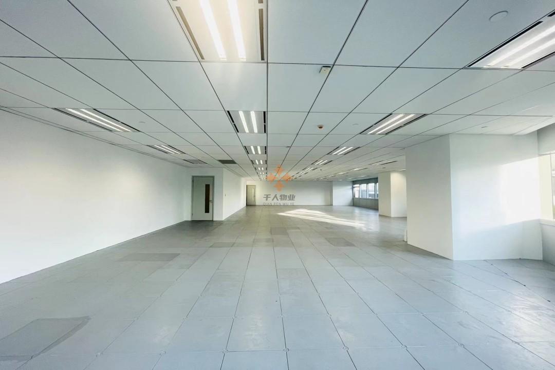 長(zhǎng)寧來(lái)福士廣場(chǎng)