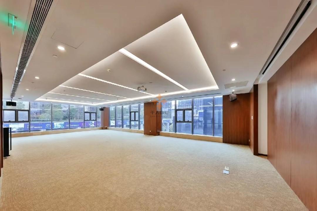 東方萬國企業(yè)中心