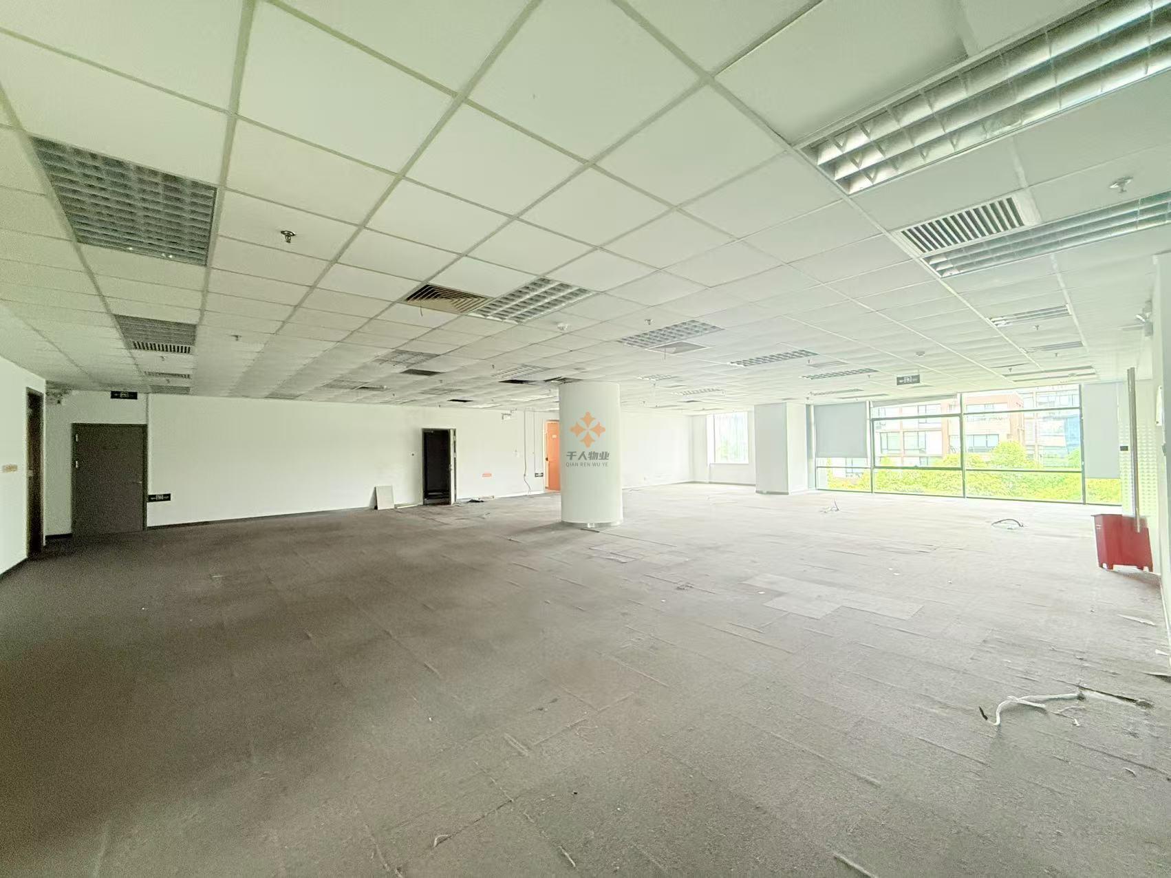 浦東 張江創(chuàng)新園 300平米 標(biāo)準(zhǔn)裝修