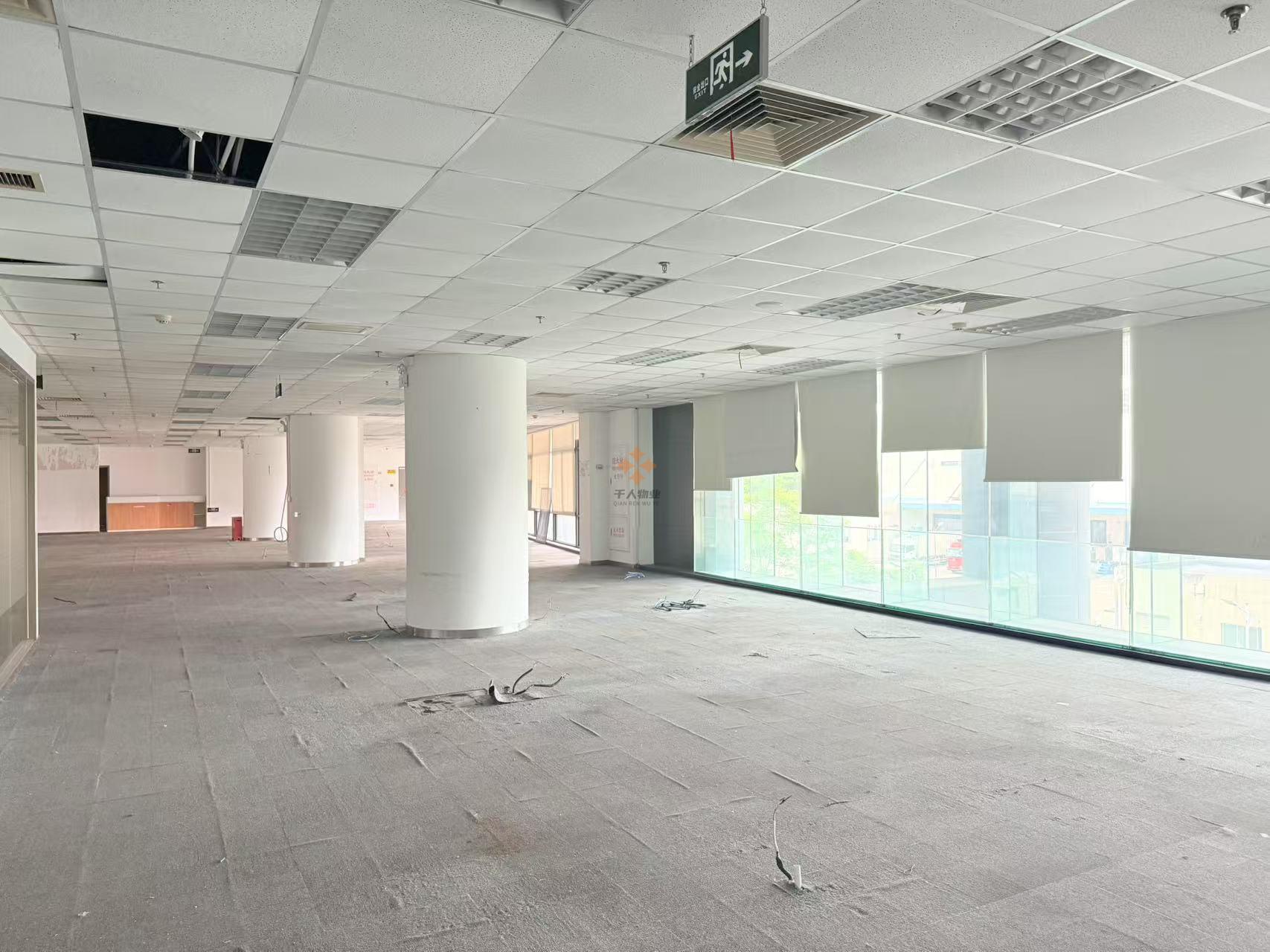 浦東 張江創(chuàng)新園 300平米 標(biāo)準(zhǔn)裝修